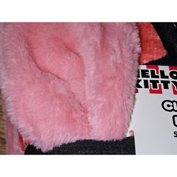 Hello Kitty Licensed Silk Touch Throw, 50" x 60" - Picture 9 of 9